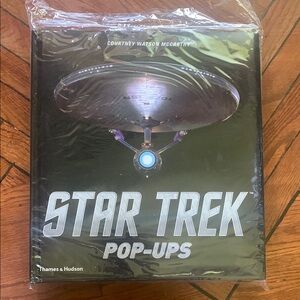 Star Trek Pop Up hardcover Coffee Table Book Thames & Hudson